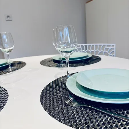 Apartment Le Saint Arnould - Vue Cathedrale, Calme &